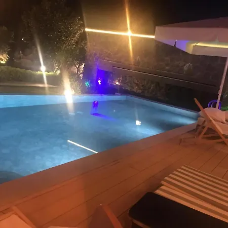 וילה Orangeus Villa *