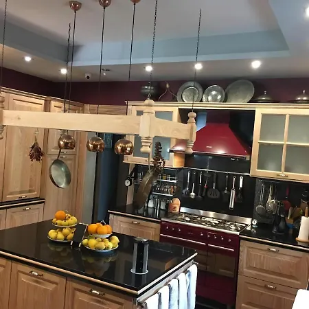 Orangeus Villa *