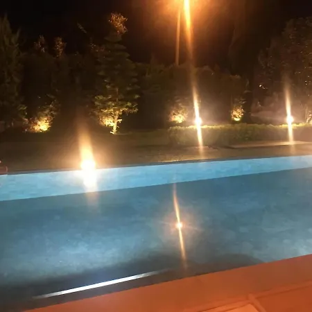 Orangeus Villa בודרום